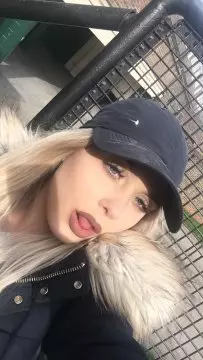 irresistiblelass image 0